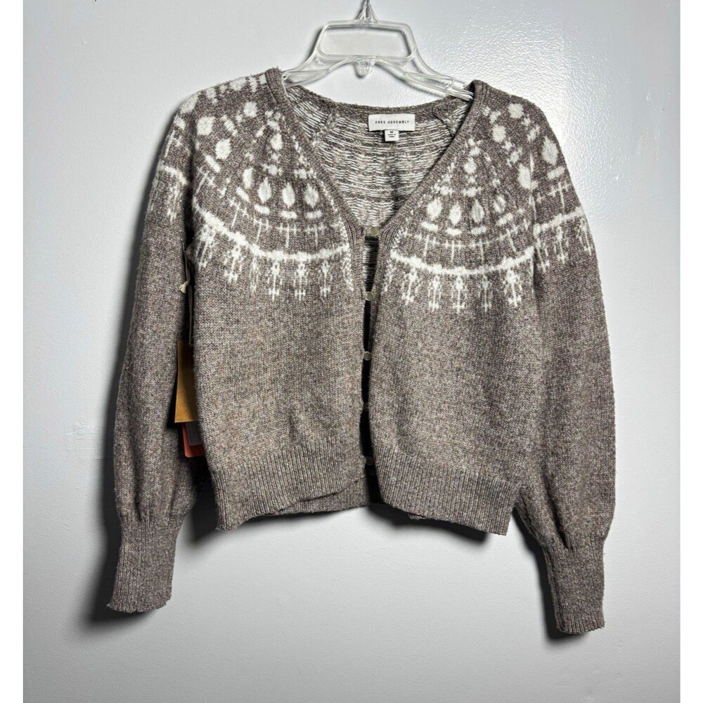 Free Assembly Women’s M Gray/White Fair Isle V-Neck Button Up Cardigan Sweater